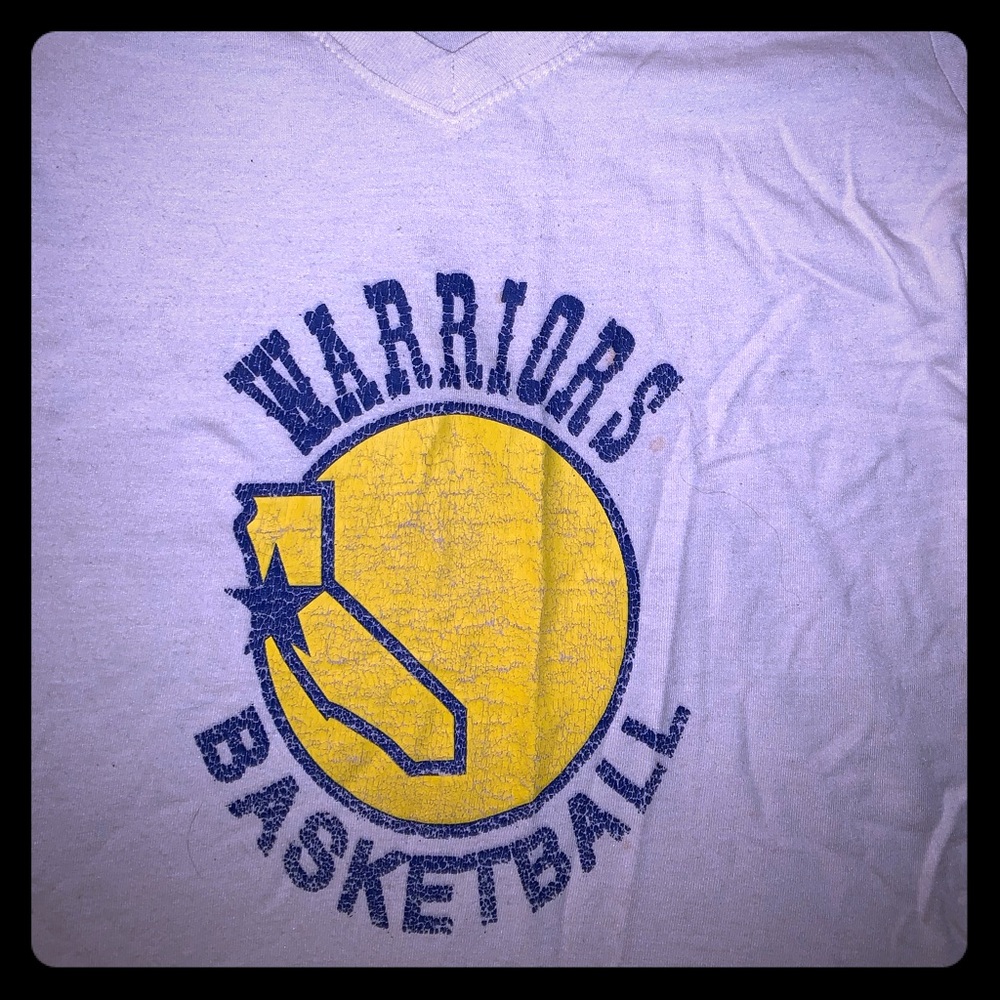 Women’s warriors T-shirt (Sleeve says city)